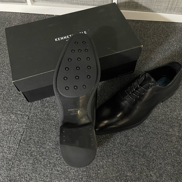 Kenneth Cole NY Dress Shoes - Picture 5 of 8